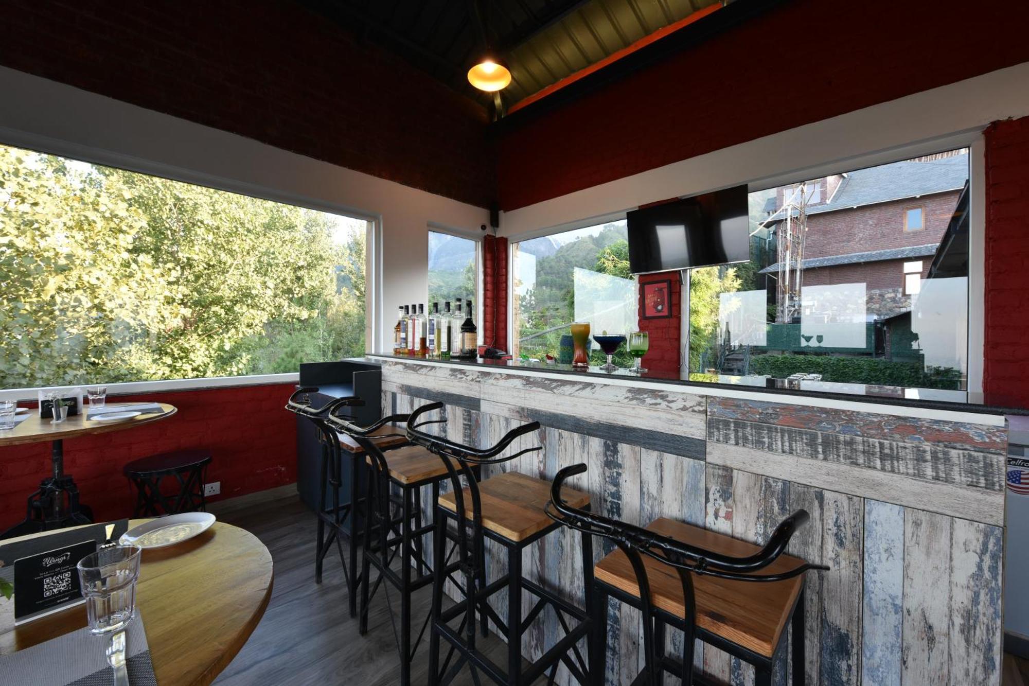 Tiaraa Jujurana Resort & Spa Dharamszala Kültér fotó